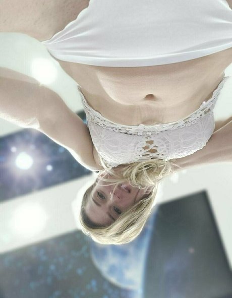 kellybootybrown model erotic photo