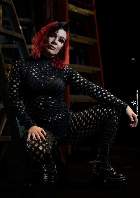 Killer Kelly model art gallery