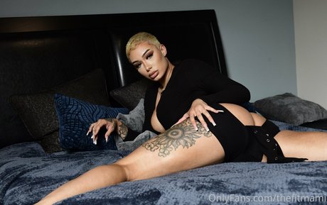 destinicreams porn star photo