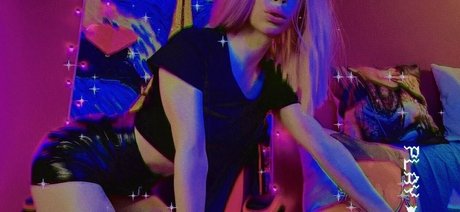 lil holly model pretty gallery