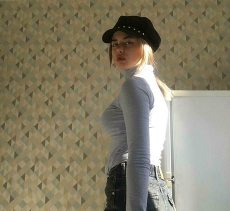 sandrateeny pornstar erotic photos