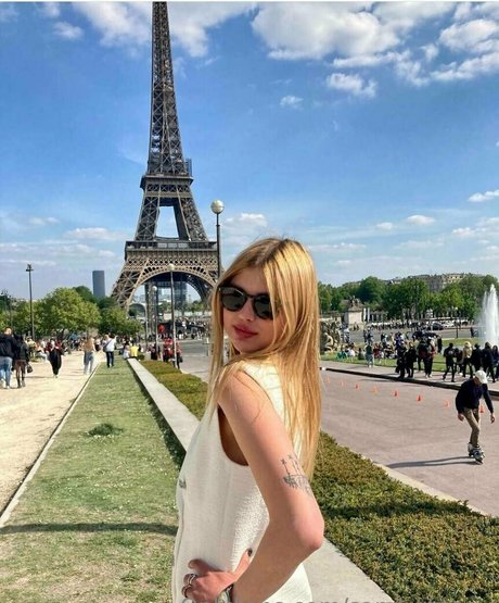 sandrateeny art actress pics