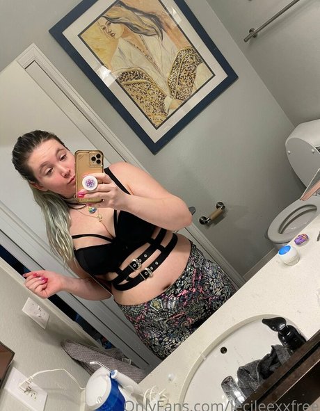 lecileexxfree top actress pic