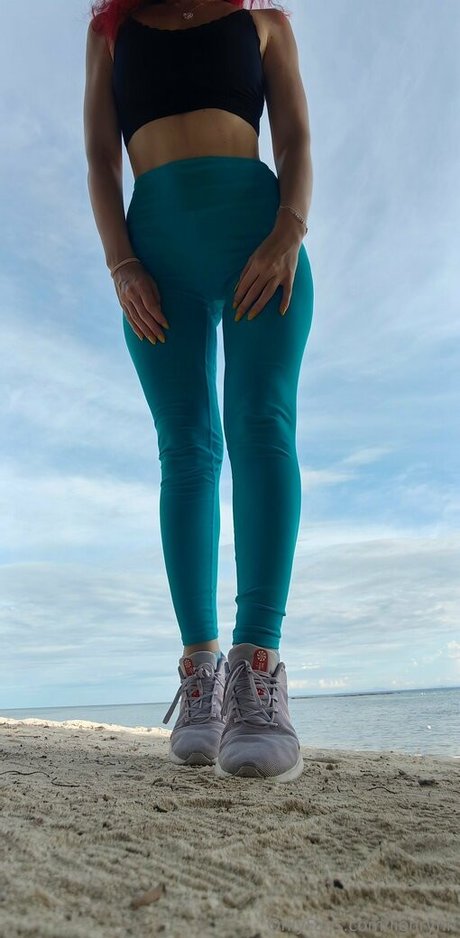 Lionrynn model free picture