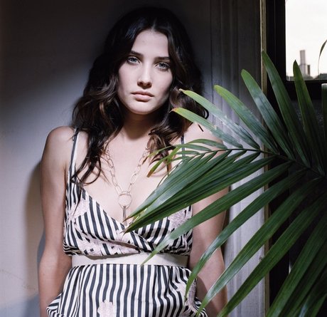Cobie Smulders star sexy photo