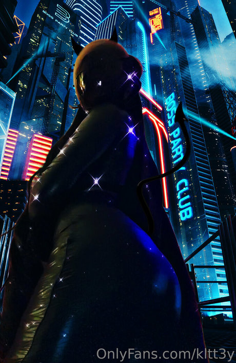 kltt3y hot model pics