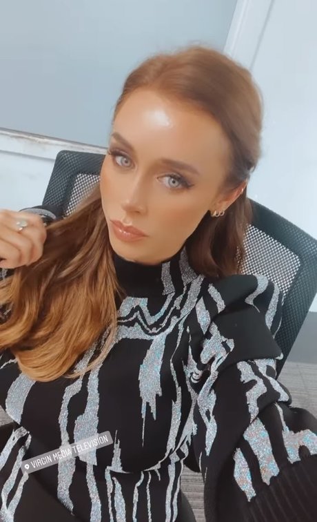 Una Healy model hot galleries