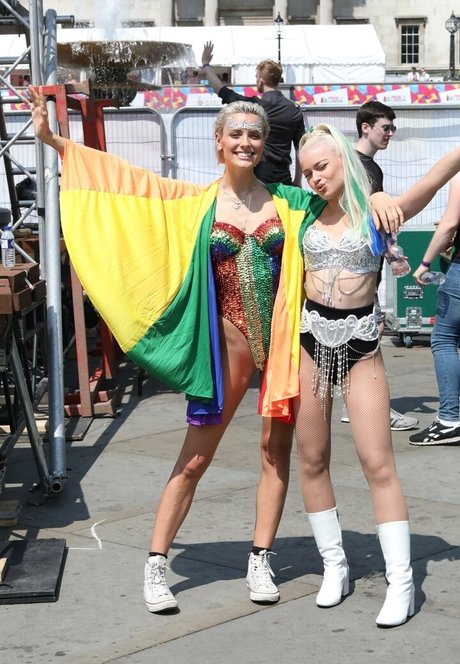 Wallis Day nude actress galleries