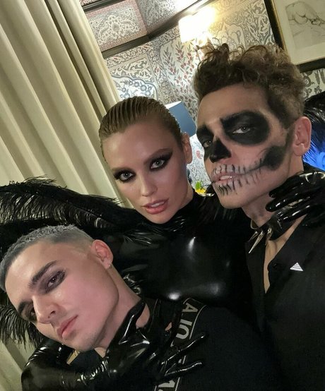 Wallis Day star beautiful pictures