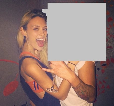 Wallis Day star best image