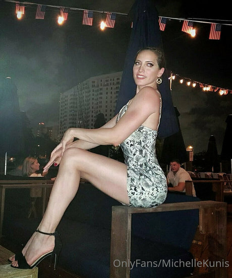 michellekunis beautiful model pics