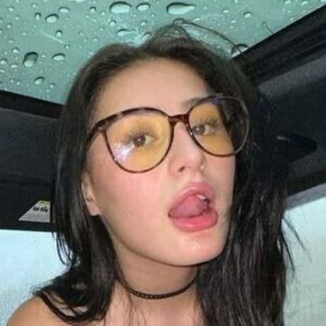 Skyelaynee pornographic model gallery