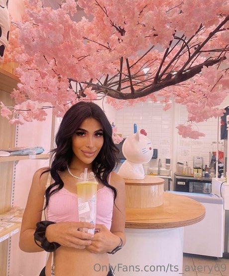 ts avery69 nude model img