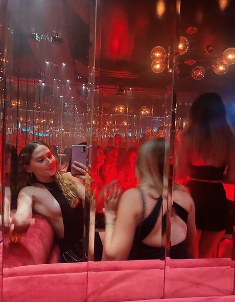 Lilly Breton sexy model image