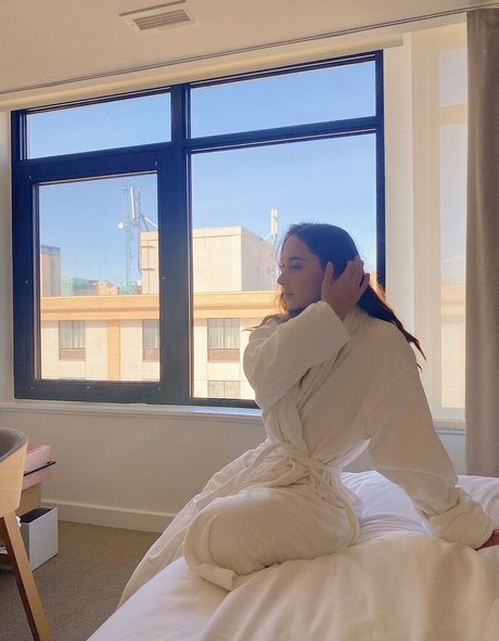 Lilly Breton model hot images