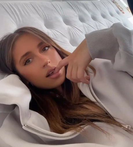 Tate McRae thumbnail