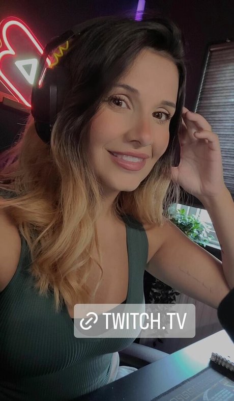 Cadaea pornstar nude archive