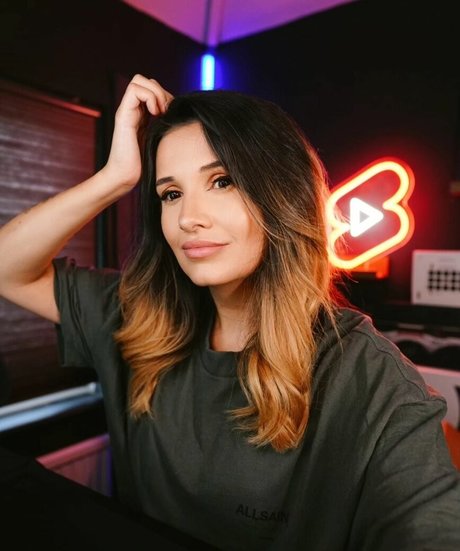 Cadaea erotic pornstar images