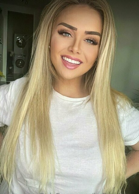 kellymilana hd actress img