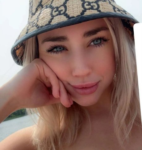 Hailsbee nude actress img