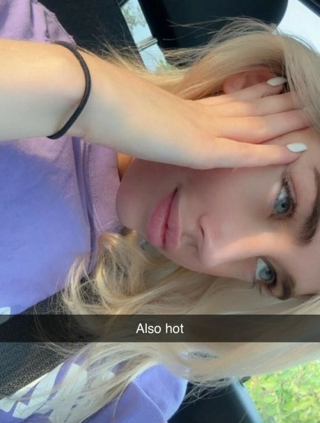 Hailsbee hot model galleries