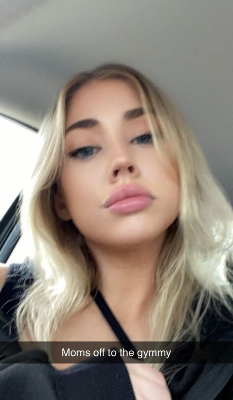 Hailsbee porn actress pictures