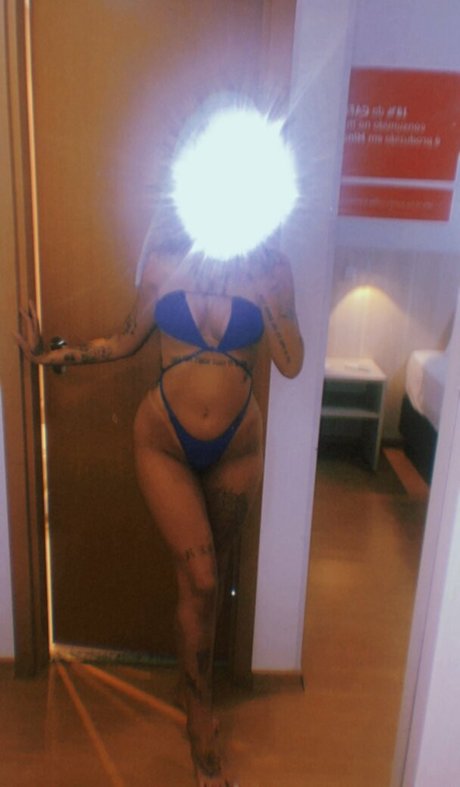 AZZY naked star galleries