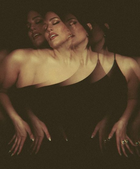 Ashley Graham model pic