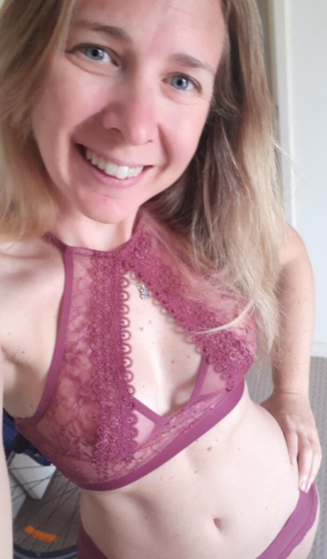 ifonlyheknew model naked images