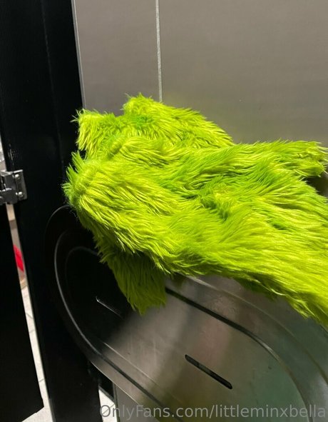 littleminxbella pretty model pics