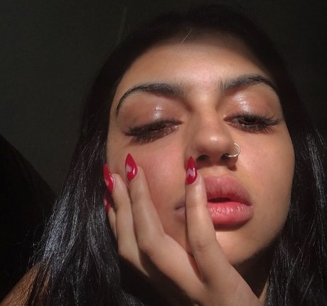 Mays Benatti hd star gallery