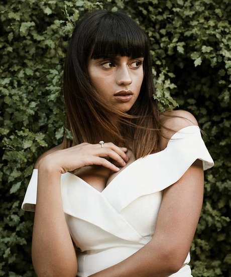 Mays Benatti pornographic model picture