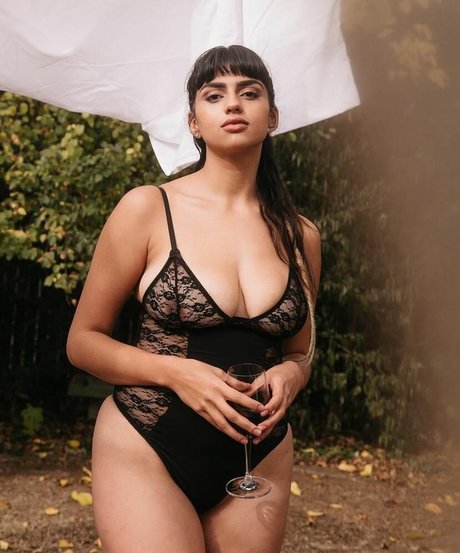 Mays Benatti pornstar sexy photos