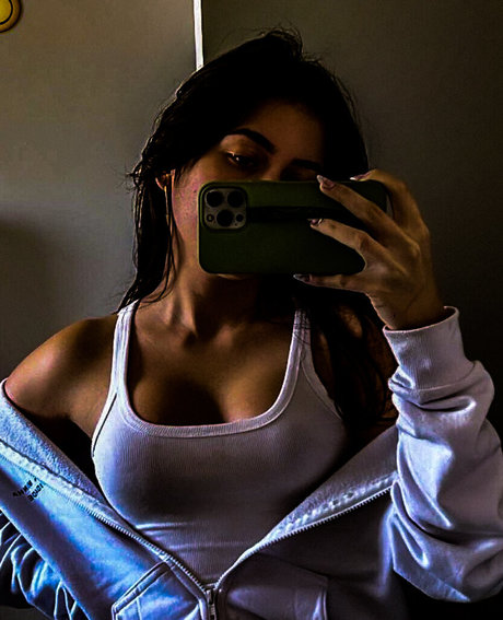 Sofia Santino model nude picture