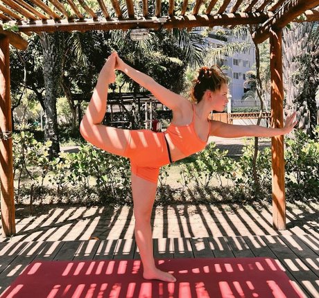 Larissa Manoela model best img