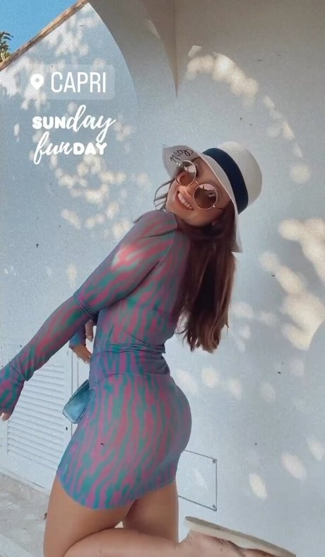 Larissa Manoela hot actress picture