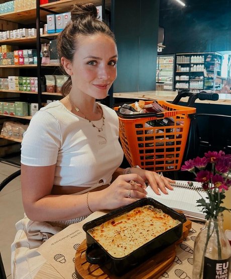 Larissa Manoela pornstar pretty images