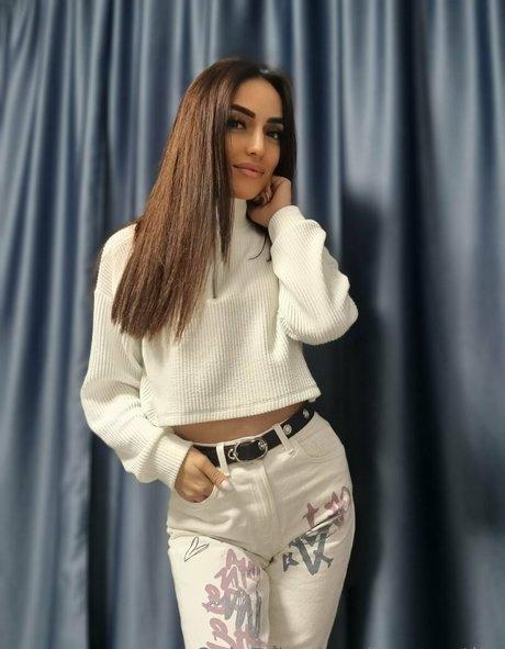 lorenpetite nudes actress gallery