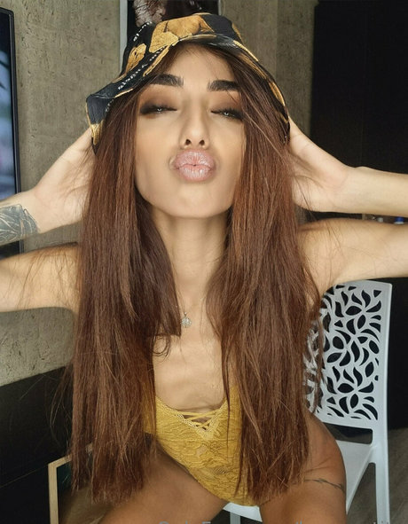 lorenpetite erotic model pics