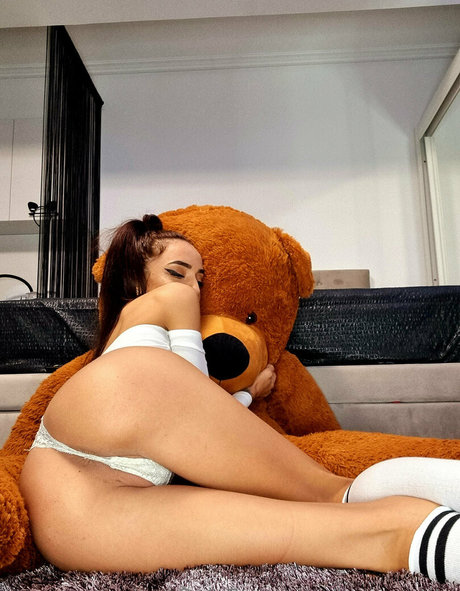 lorenpetite art model images