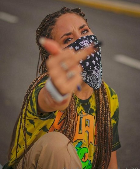 molly4 20 star xxx image