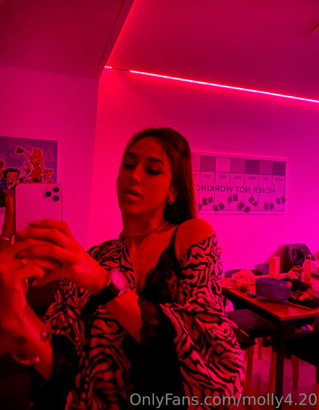 molly4 20 model art gallery