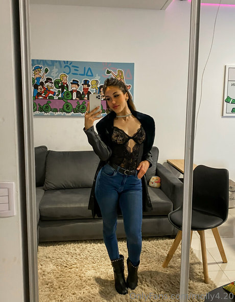 molly4 20 perfect actress gallery