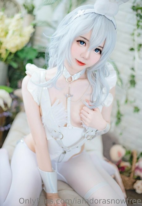 iamdorasnowfree hot model gallery