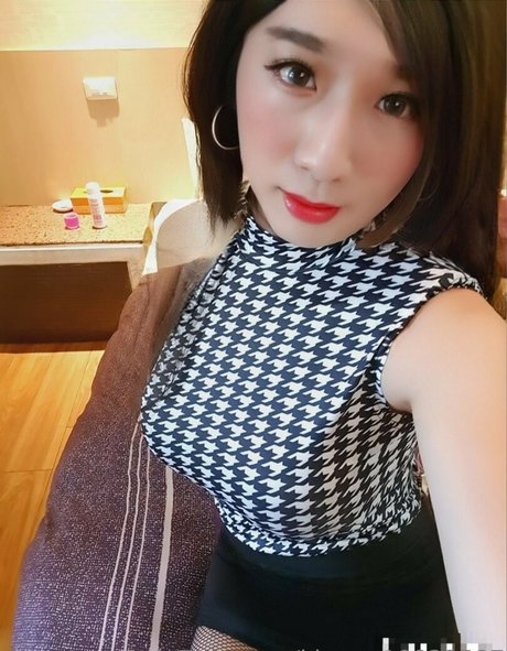 busty brunette onlyfans sexy galleries