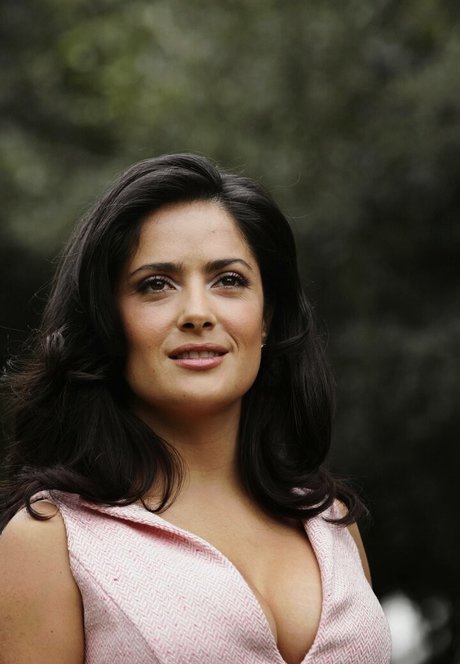 Salma Hayek star free pic