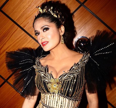Salma Hayek sexy star gallery