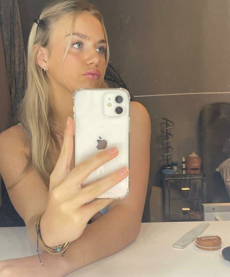 Gabriella Davies beautiful pornstar pic