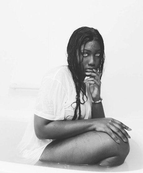 Paris Senpai exclusive star image