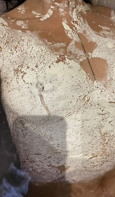 curvy lesbian onlyfans erotic pictures